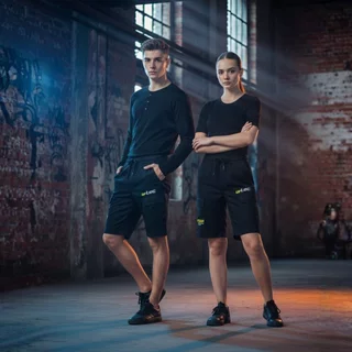 Szorty cargo W-TEC Signature ∙ krótkie spodenki ∙ unisex ∙ bawełna/poliester ∙ pojemne kieszenie ∙ czeski design - Czarny
