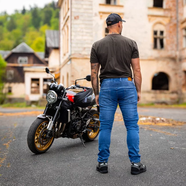 Buty motocyklowe męskie W-TEC Milwook ∙ skóra zamszowa ∙ membrana wodoodporna ∙ ochrona kostek ∙ oddychające - Szaro-czarny