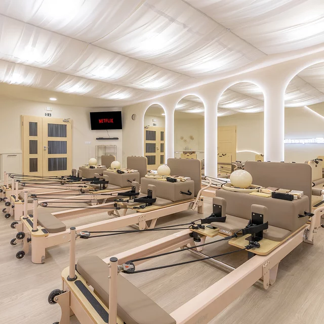 Zestaw do pilatesu inSPORTline Sinuata ∙ obręcz do pilatesu ∙ 3 gumy oporowe ∙ piłka ∙ skarpetki ∙ worek