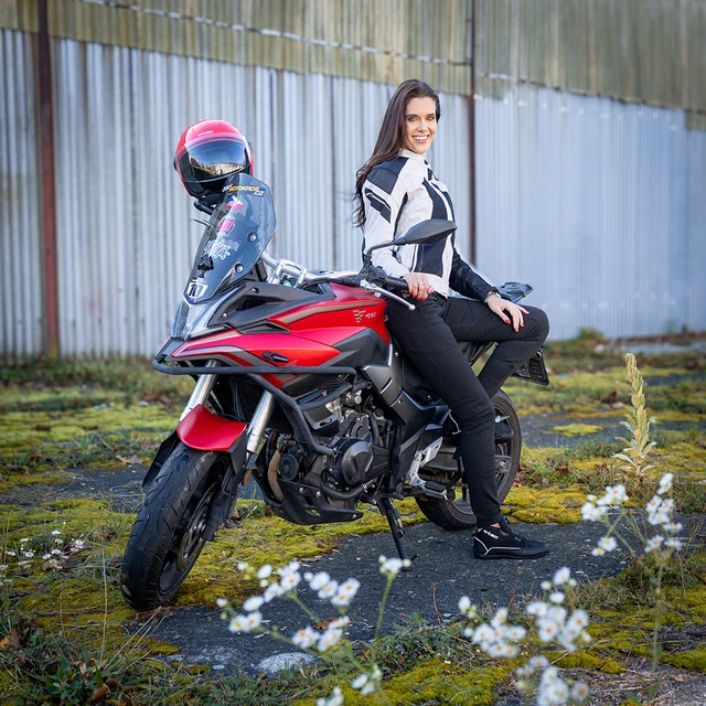 Damskie legginsy motocyklowe W-TEC Wombutta ∙ wyjmowane protektory CE ∙ efekt push-up ∙ oddychająca podszewka mesh