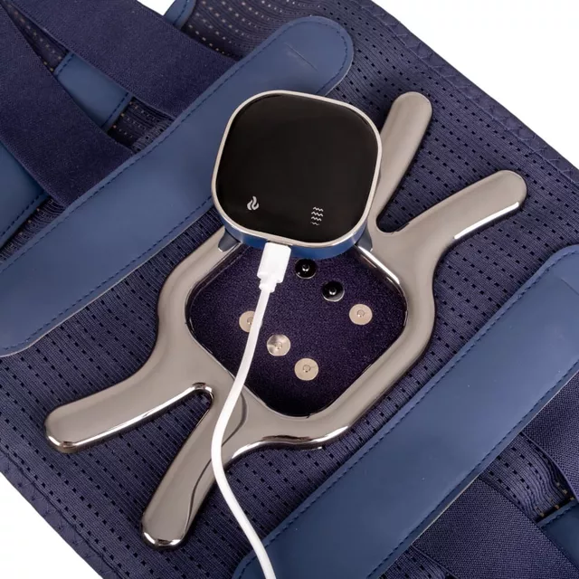 Pas masujący lędźwiowy inSPORTline Soncharge ∙ ciepło 40-50°C ∙ 3 tryby wibracji ∙ 3 poziomy grzania ∙ unisex ∙ oddychający materiał ∙ LCD