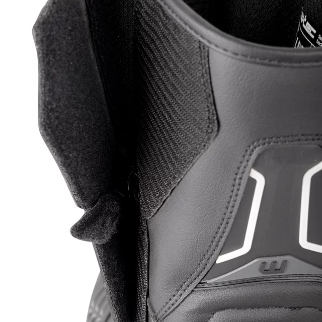 Buty motocyklowe W-TEC Rison Evo ∙ ochraniacze kostek i pięt ∙ elementy odblaskowe ∙ antypoślizgowa podeszwa ∙ wzmocnienie pod dźwignię