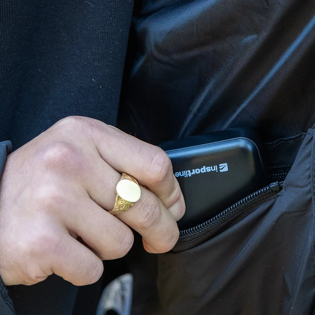 Męska kurtka ogrzewana W-TEC HEATborg ∙ 7 stref grzania ∙ 3 tryby temp. do 65°C ∙ włókno węglowe ∙ zasilanie USB ∙ wodoodporna