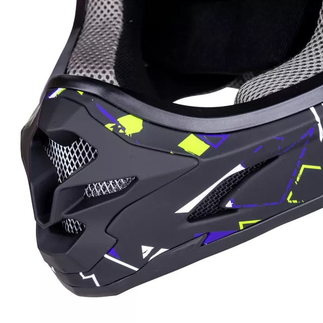 Kask downhillowy W-TEC Richpike ∙ full face ∙ 14 otworów wentylacyjnych ∙ regulowany daszek ∙ skorupa ABS ∙ lekki ∙ podwójne zapięcie - Różowa etykieta na czarnym