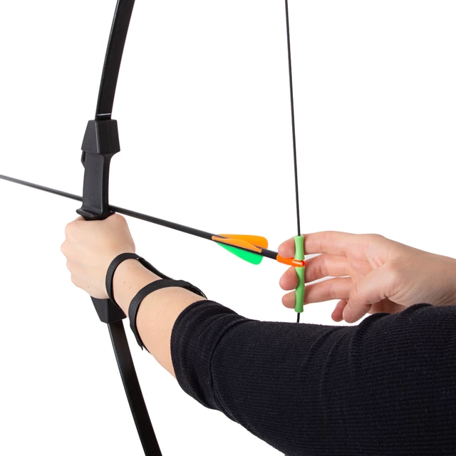 Zestaw łuczniczy inSPORTline Hizza ∙ klasyczny łuk 15 lbs ∙ 2 strzały z włókna szklanego ∙ tarcza 40 cm ∙ ergonomiczny uchwyt - Czarny