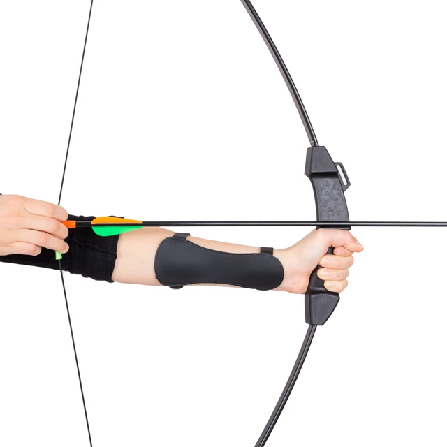 Zestaw łuczniczy inSPORTline Hizza ∙ klasyczny łuk 15 lbs ∙ 2 strzały z włókna szklanego ∙ tarcza 40 cm ∙ ergonomiczny uchwyt - Czarny