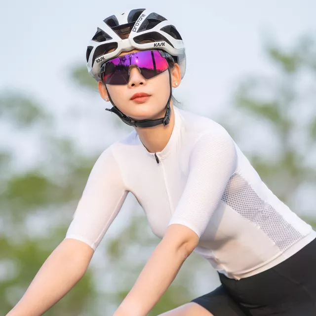 Sportowe okulary przeciwsłoneczne Altalist Hayate R2 - szary z ciemnoczerwonymi soczewkami