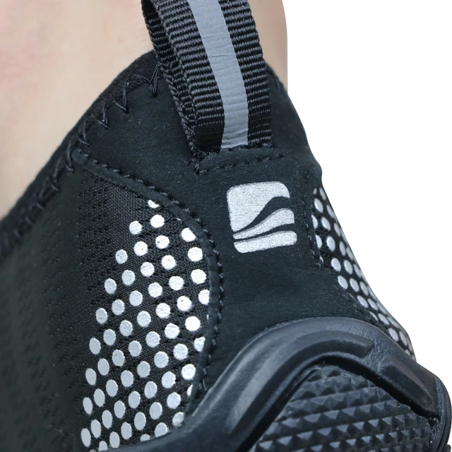 Buty kąpielowe / jeżowce do wody inSPORTline Nugal ∙ unisex ∙ ochrona palców ∙ szybkoschnące ∙ system szybkiego zapinania ∙ lekka waga 179 g