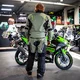 Kurtka motocyklowa W-TEC Karmal ∙ z membraną wodoodporną ∙ wypinana wkładka termiczna ∙ regulacja dopasowania ∙ wentylacja ∙ elementy odblaskowe - czarno-oliwkowy