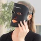 Maska LED na twarz terapeutyczna inSPORTline Radora ∙ 84 diody ∙ 6 trybów ∙ 4 poziomy intensywności ∙ podczerwień ∙ akumulator 2500 mAh