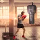 Worek treningowy MMA inSPORTline Konor ∙ 33 kg ∙ do technik naziemnych ∙ do kopnięć i uderzeń ∙ łańcuchy w zestawie