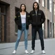 Bluza z kapturem unisex W-TEC Signature ∙ dwie kieszenie ∙ regulowany kaptur ∙ elastyczne ściągacze ∙ bawełna/poliester - Czarny